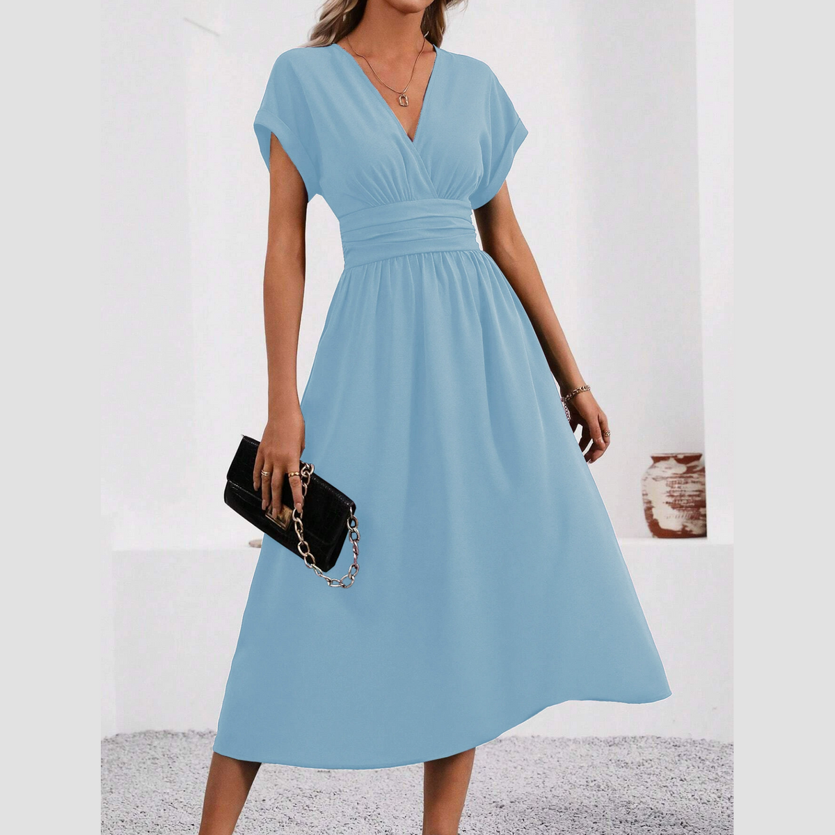 👗✨ Elegant V-ringad midjeformad klänning-1
