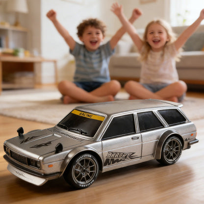 Samochód driftowy w skali 1:24 z pilotem zdalnego sterowania i oświetleniem LED